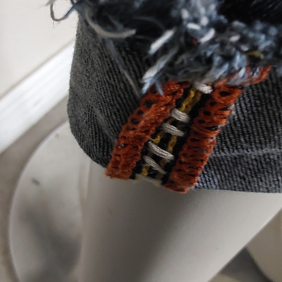 Rock REVIVAL KAI Low Rise Stretch Jeans SIZE 27 Capri Rough Edge Embroidered - Picture 5 of 10